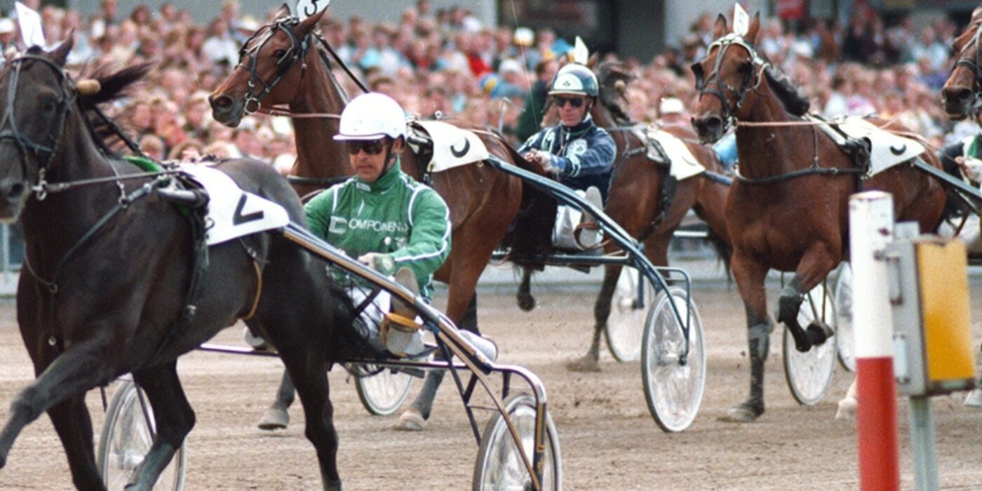 1990 MACK LOBELL