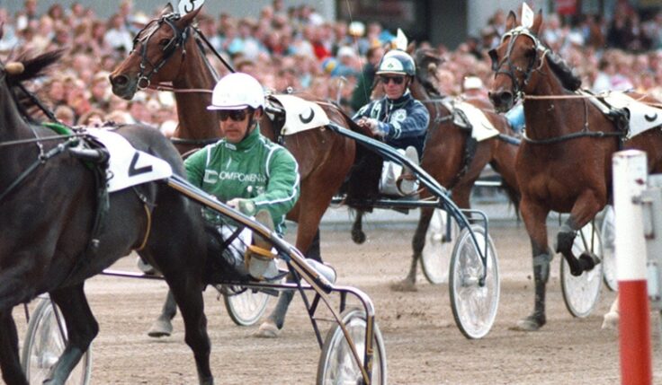 1990 MACK LOBELL